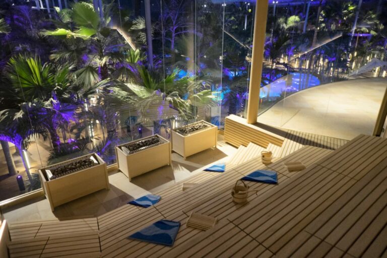 Themed Amazon Sauna Panorama Glass Design